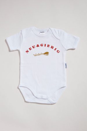 Neu und Gierig - Strampler aus weisser Biobaumwolle von Elternhaus